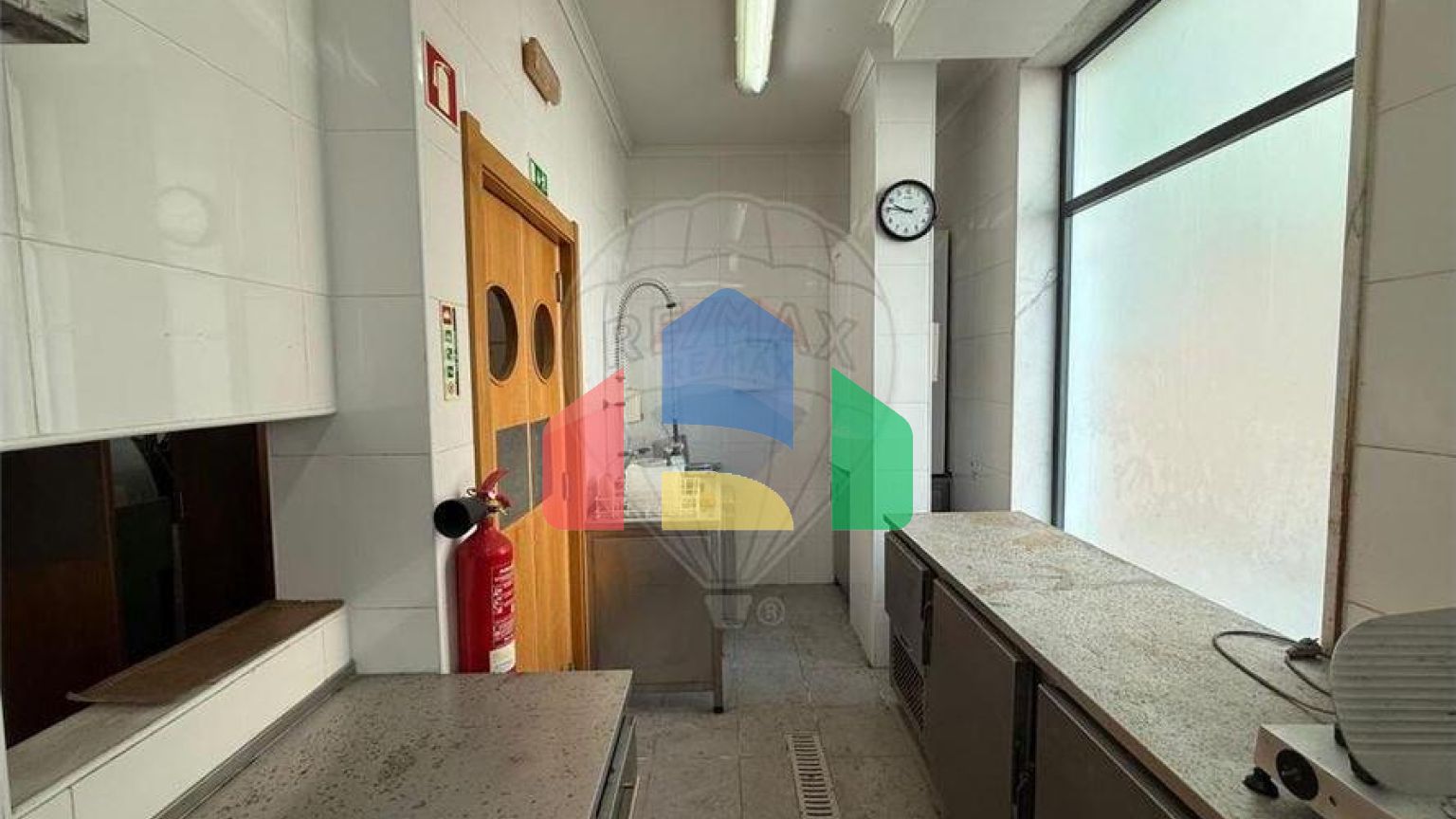 Commercial - Sale of Business - Ramada e Caneças, Odivelas - PT