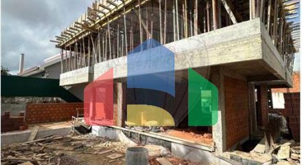 Residential - Single Family Home - T4 - Ramada e Caneças, Odivelas - PT