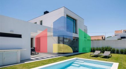 Residential - Single Family Home - T4 - Ramada e Caneças, Odivelas - PT