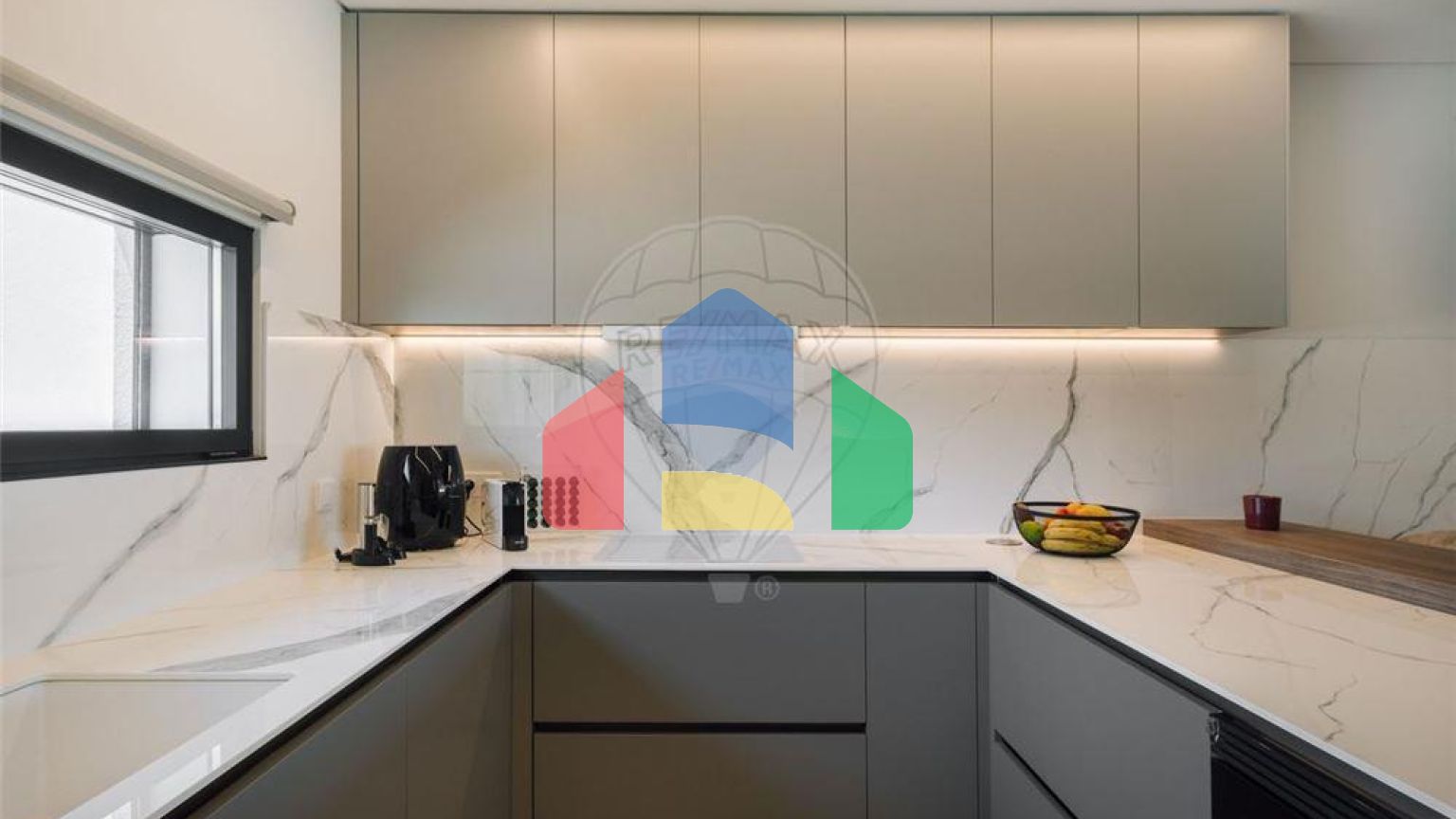 Residential - Single Family Home - T4 - Ramada e Caneças, Odivelas - PT