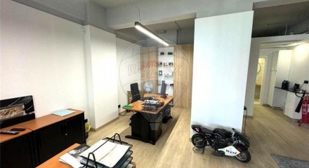 Commercial - Commercial/Retail - Ramada e Caneças, Odivelas - PT