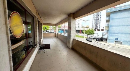 Commercial - Commercial/Retail - Ramada e Caneças, Odivelas - PT