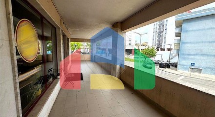 Commercial - Commercial/Retail - Ramada e Caneças, Odivelas - PT