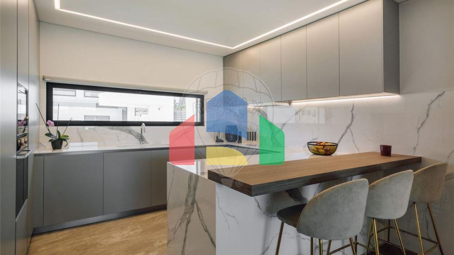 Residential - Single Family Home - T4 - Ramada e Caneças, Odivelas - PT