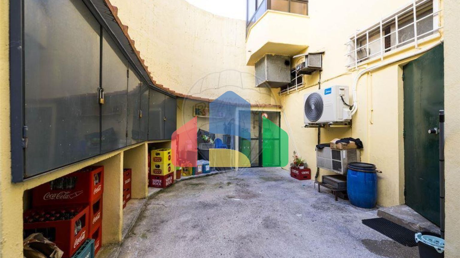 Commercial - Commercial/Retail - Ramada e Caneças, Odivelas - PT