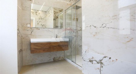 Residential - Condo/Apartment - T4 - Arroios, Lisbon - PT