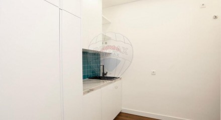 Residential - Condo/Apartment - T4 - Arroios, Lisbon - PT