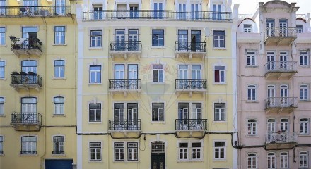 Residential - Condo/Apartment - T4 - Arroios, Lisbon - PT
