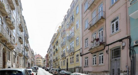 Residential - Condo/Apartment - T4 - Arroios, Lisbon - PT