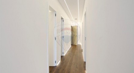 Residential - Condo/Apartment - T4 - Arroios, Lisbon - PT
