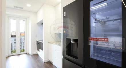 Residential - Condo/Apartment - T4 - Arroios, Lisbon - PT