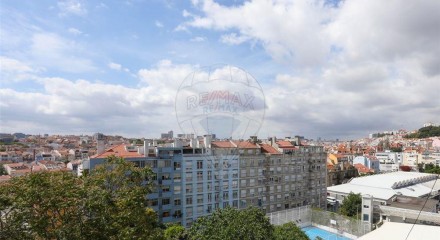 Residential - Condo/Apartment - T4 - Arroios, Lisbon - PT