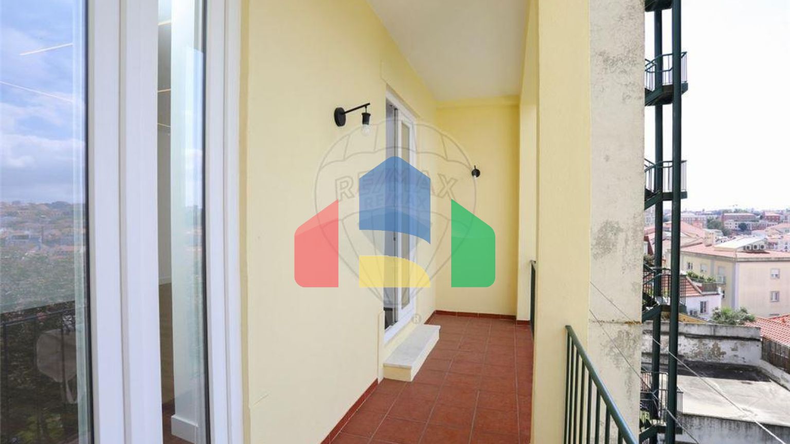 Residential - Condo/Apartment - T4 - Arroios, Lisbon - PT