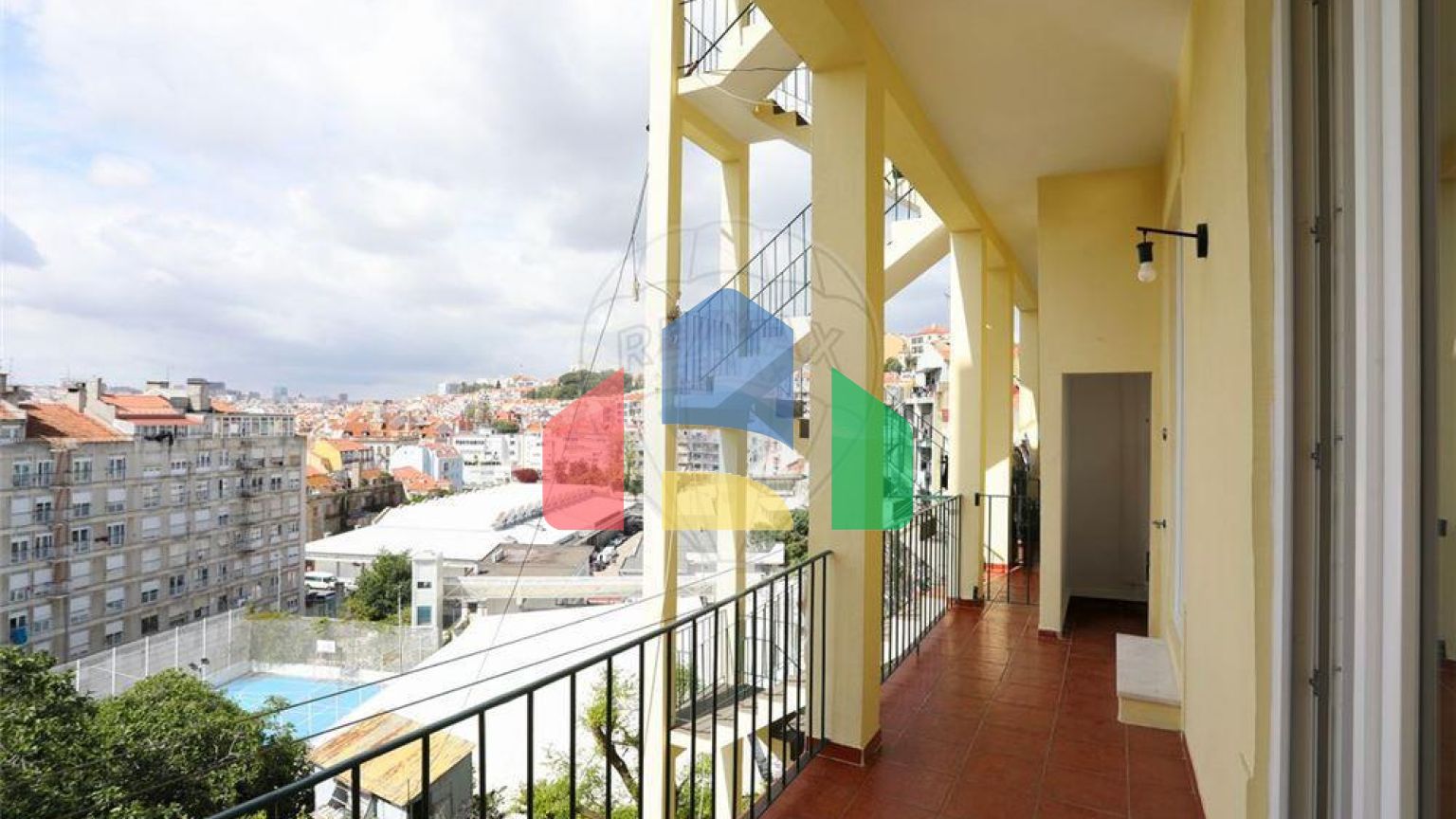Residential - Condo/Apartment - T4 - Arroios, Lisbon - PT