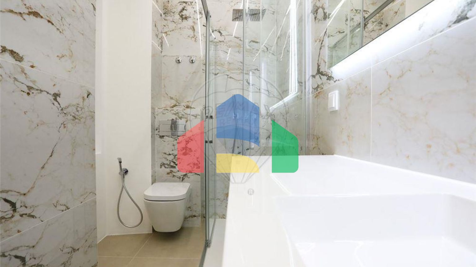 Residential - Condo/Apartment - T4 - Arroios, Lisbon - PT