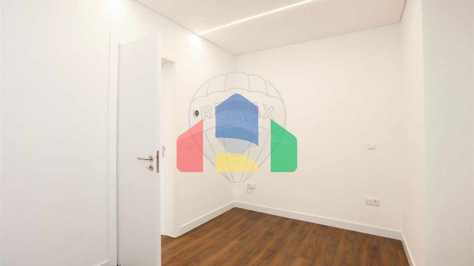 Residential - Condo/Apartment - T4 - Arroios, Lisbon - PT