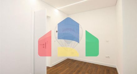 Residential - Condo/Apartment - T4 - Arroios, Lisbon - PT