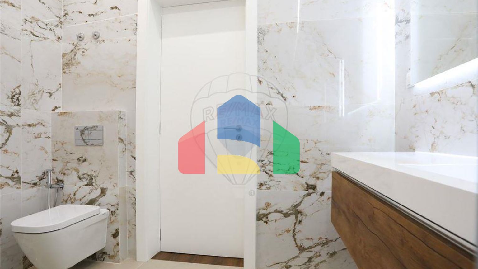 Residential - Condo/Apartment - T4 - Arroios, Lisbon - PT