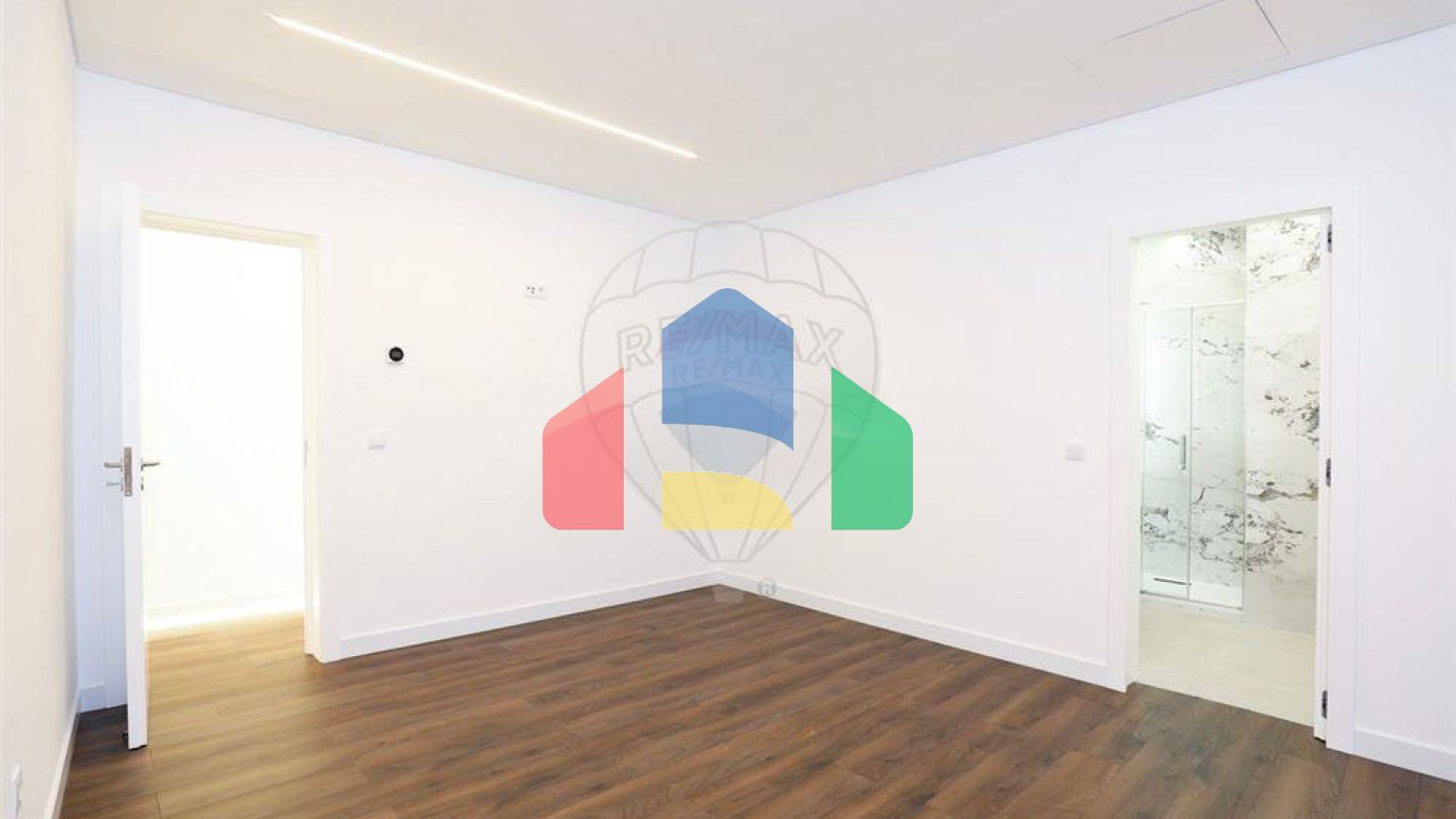 Residential - Condo/Apartment - T4 - Arroios, Lisbon - PT