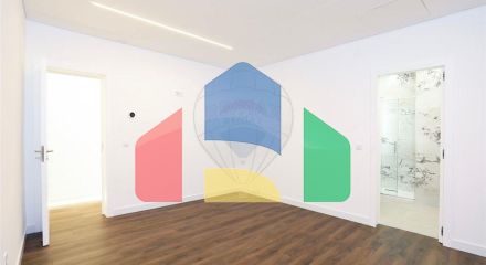 Residential - Condo/Apartment - T4 - Arroios, Lisbon - PT