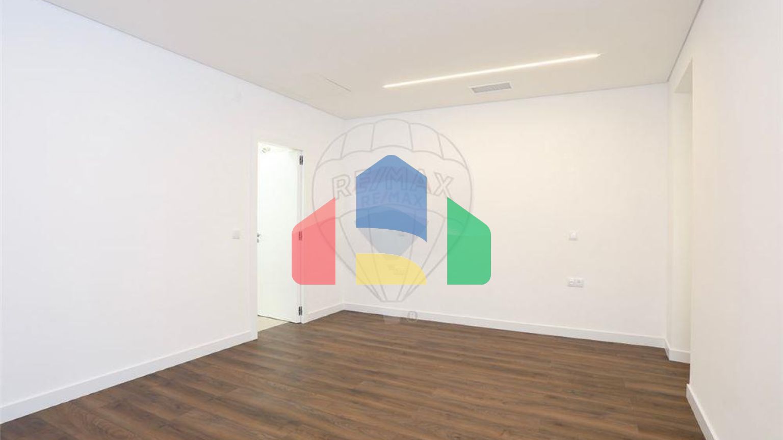 Residential - Condo/Apartment - T4 - Arroios, Lisbon - PT