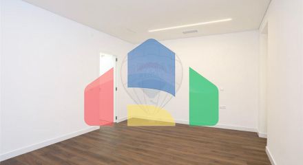 Residential - Condo/Apartment - T4 - Arroios, Lisbon - PT