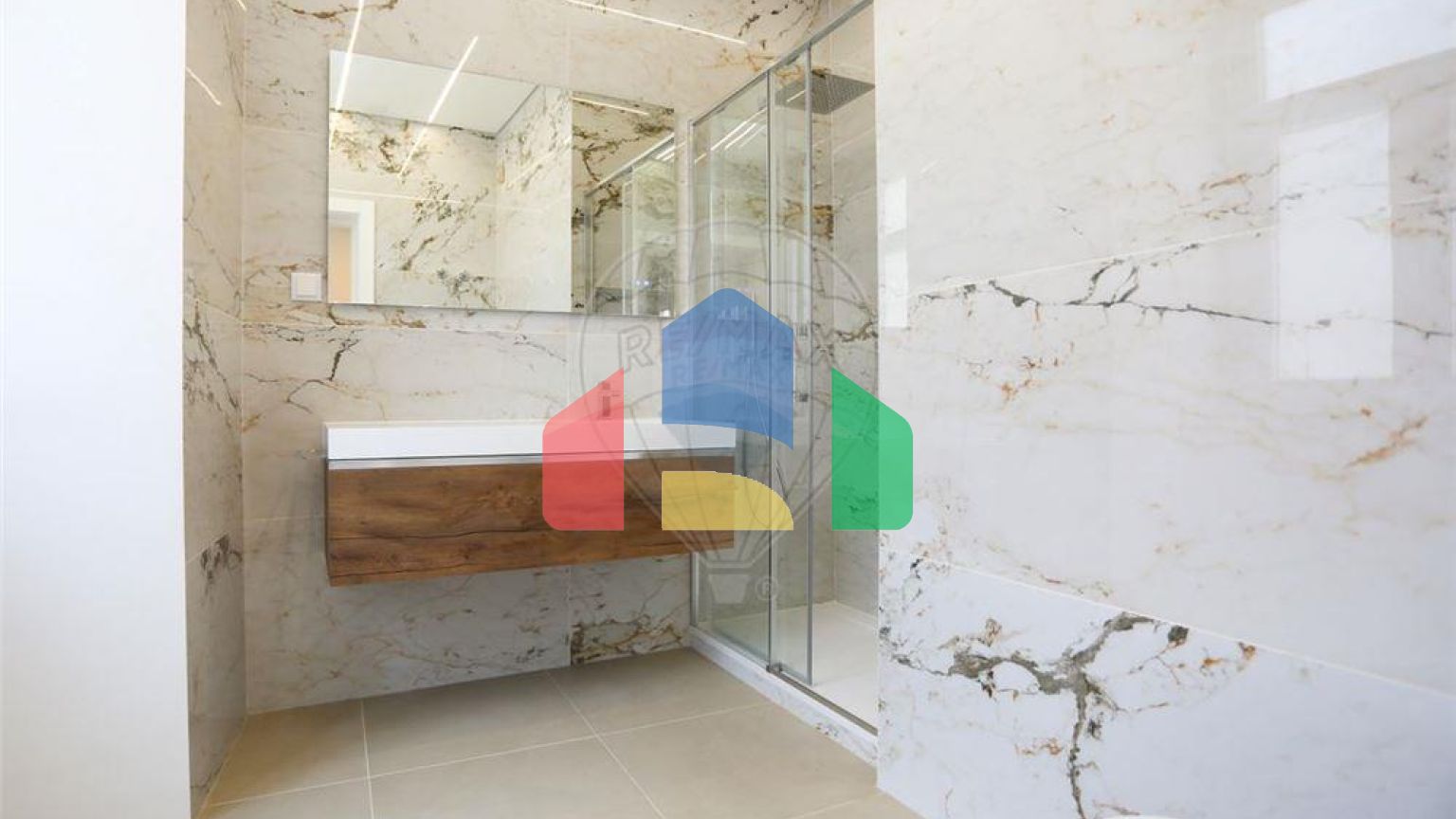 Residential - Condo/Apartment - T4 - Arroios, Lisbon - PT