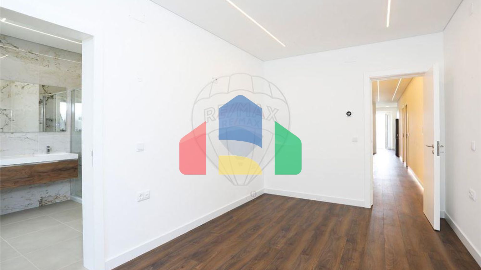 Residential - Condo/Apartment - T4 - Arroios, Lisbon - PT