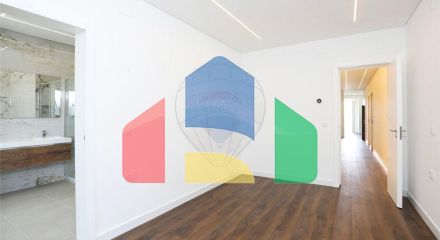 Residential - Condo/Apartment - T4 - Arroios, Lisbon - PT