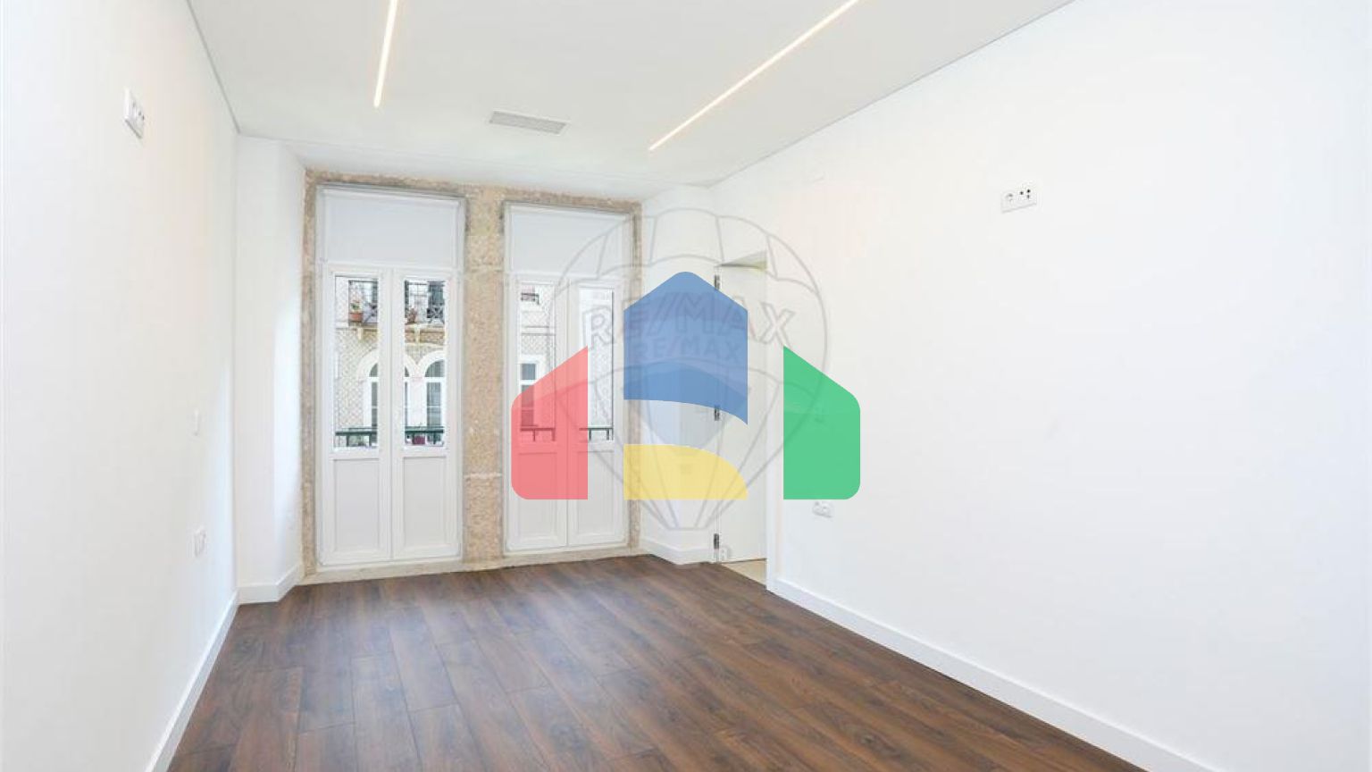 Residential - Condo/Apartment - T4 - Arroios, Lisbon - PT