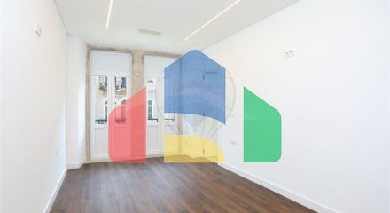 Residential - Condo/Apartment - T4 - Arroios, Lisbon - PT