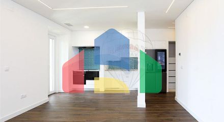 Residential - Condo/Apartment - T4 - Arroios, Lisbon - PT