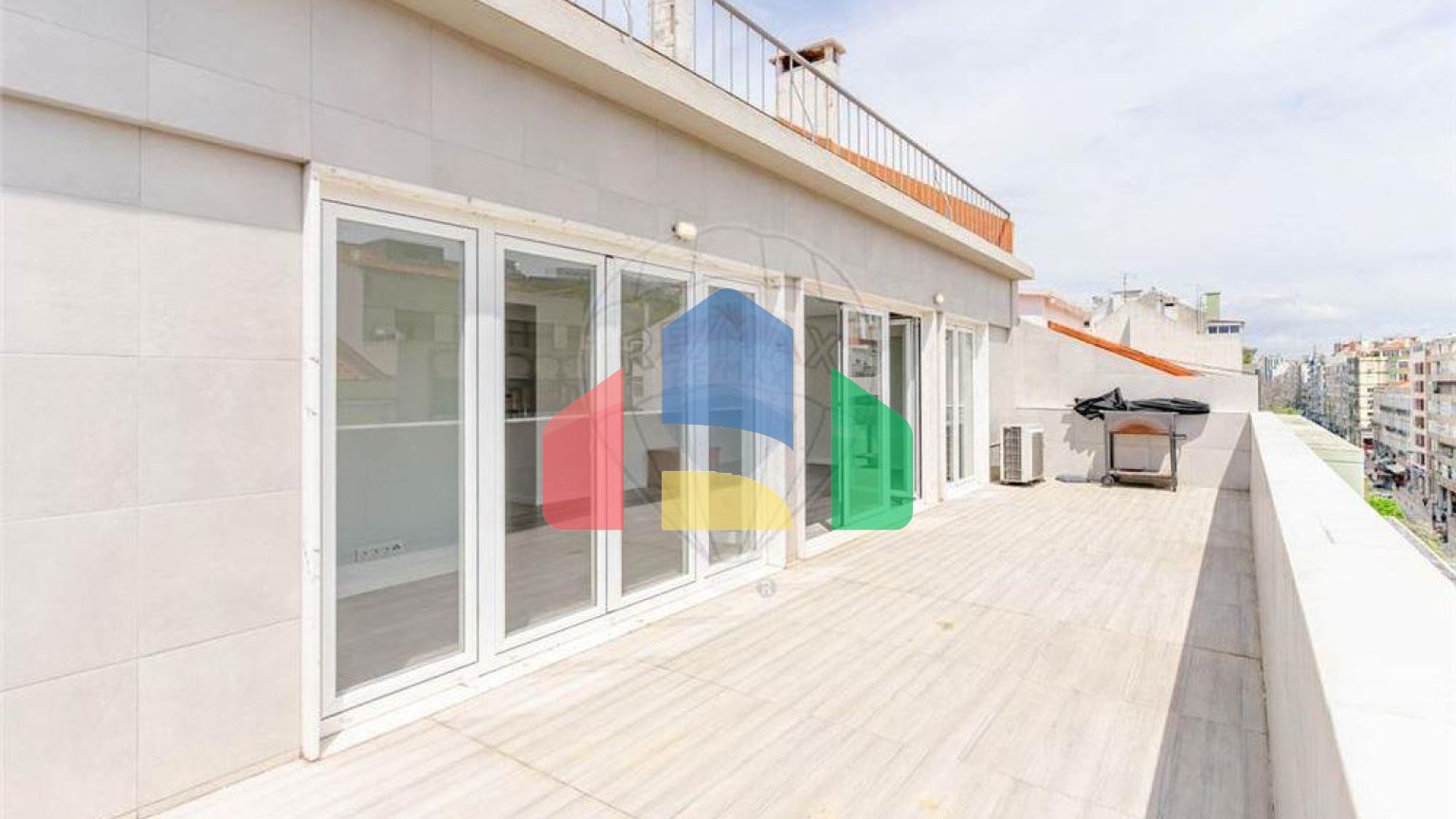 Residential - Condo/Apartment - T3 - Arroios, Lisbon - PT