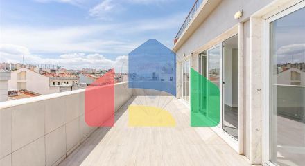 Residential - Condo/Apartment - T3 - Arroios, Lisbon - PT