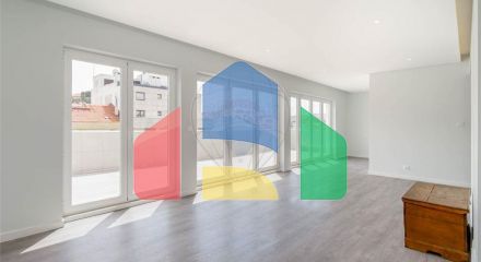 Residential - Condo/Apartment - T3 - Arroios, Lisbon - PT