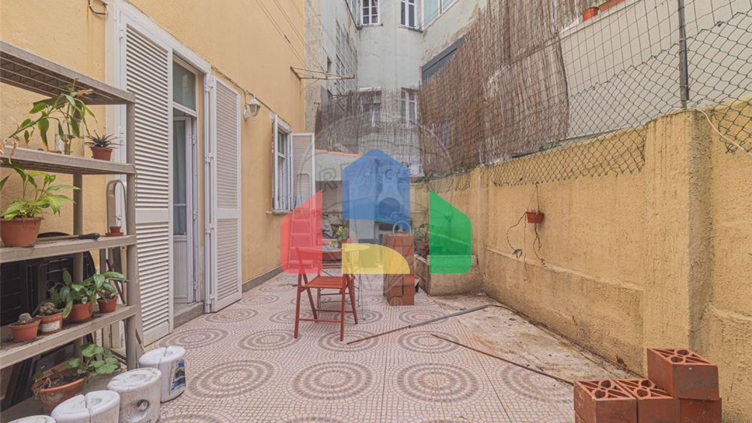 Residential - Condo/Apartment - T4 - Arroios, Lisbon - PT