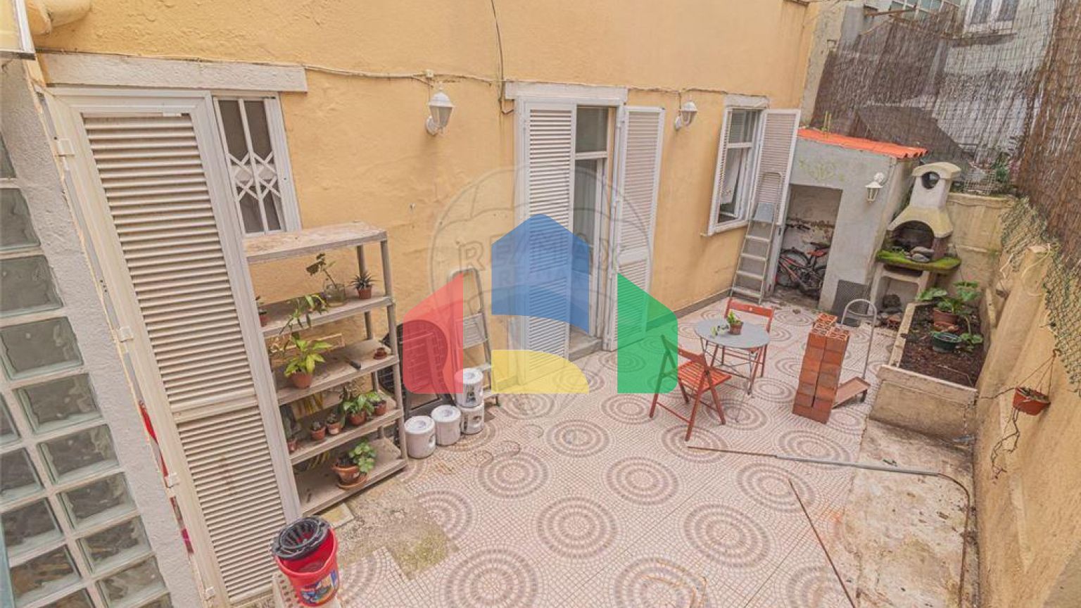 Residential - Condo/Apartment - T4 - Arroios, Lisbon - PT