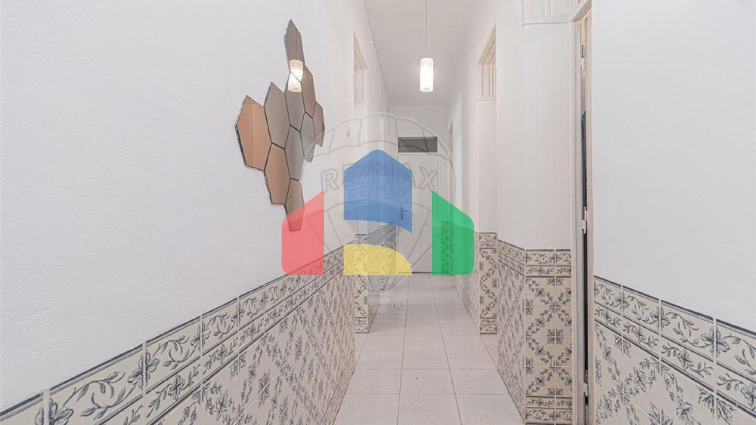 Residential - Condo/Apartment - T4 - Arroios, Lisbon - PT