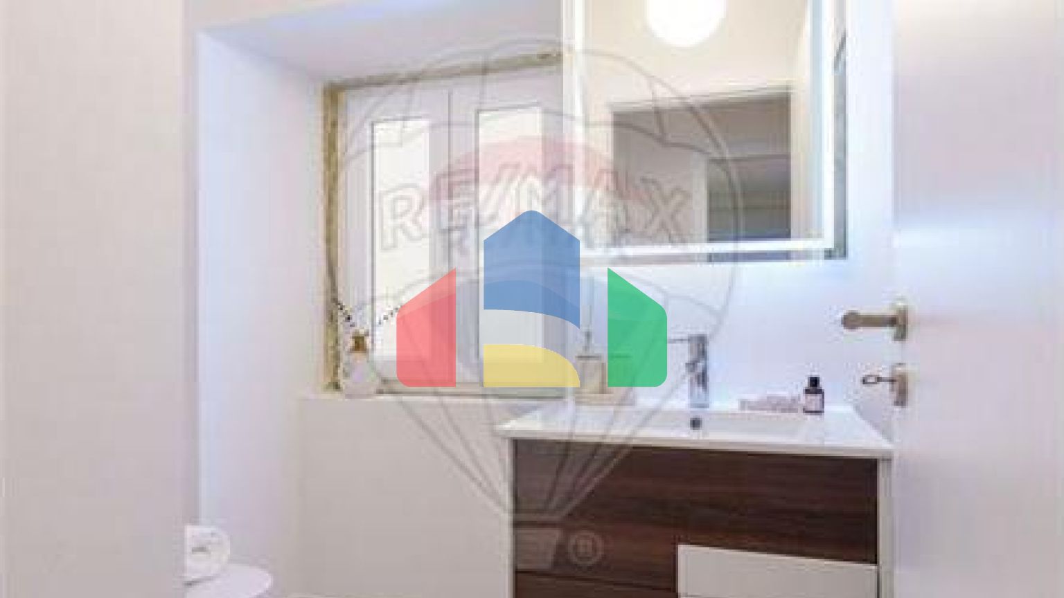 Residential - Condo/Apartment - T2 - Arroios, Lisbon - PT