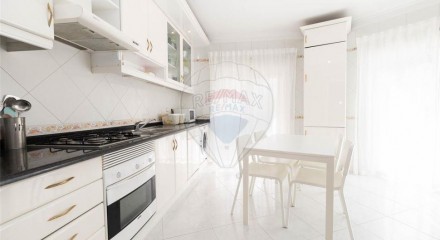 Residential - Condo/Apartment - T1 - Queluz e Belas, Sintra - PT