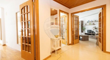 Residential - Condo/Apartment - T1 - Queluz e Belas, Sintra - PT