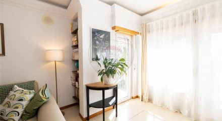 Residential - Condo/Apartment - T1 - Queluz e Belas, Sintra - PT