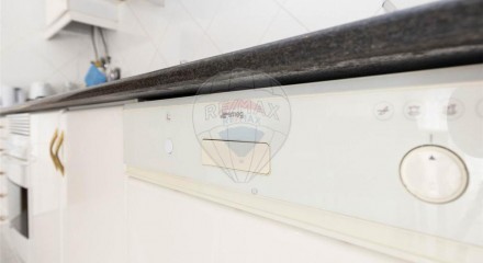 Residential - Condo/Apartment - T1 - Queluz e Belas, Sintra - PT