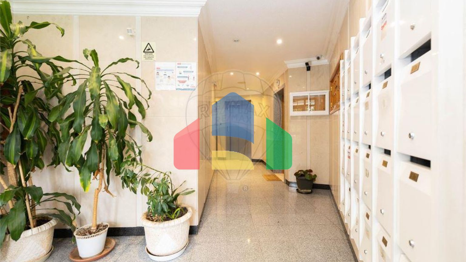 Residential - Condo/Apartment - T1 - Queluz e Belas, Sintra - PT