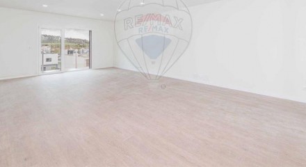 Residential - Single Family Home - T3 - Queluz e Belas, Sintra - PT