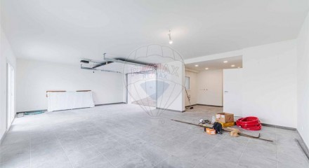 Residential - Single Family Home - T3 - Queluz e Belas, Sintra - PT