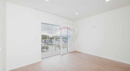 Residential - Single Family Home - T3 - Queluz e Belas, Sintra - PT