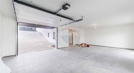 Residential - Single Family Home - T3 - Queluz e Belas, Sintra - PT