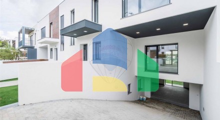 Residential - Single Family Home - T3 - Queluz e Belas, Sintra - PT