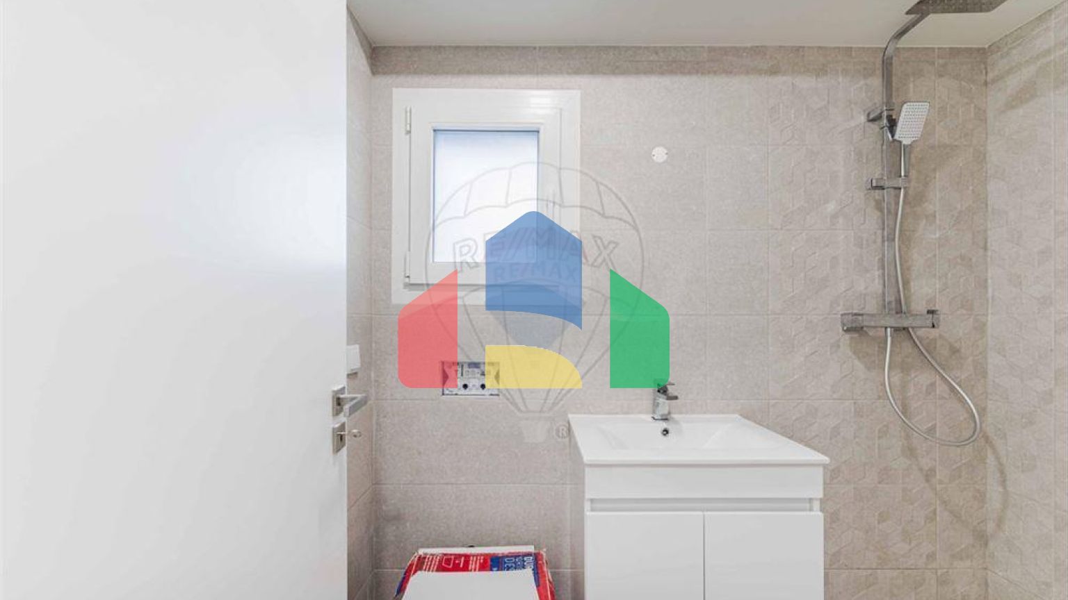 Residential - Single Family Home - T3 - Queluz e Belas, Sintra - PT